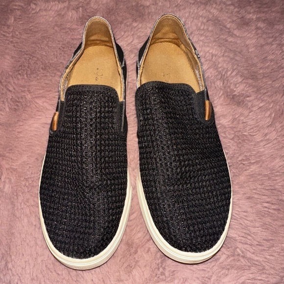 OluKai women’s black pehuea slip on sneaker flats minimalist casual office 7.5 - Picture 2 of 13